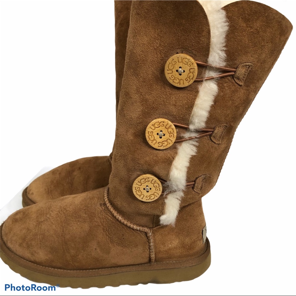 Ugg side buttons tan suede boots